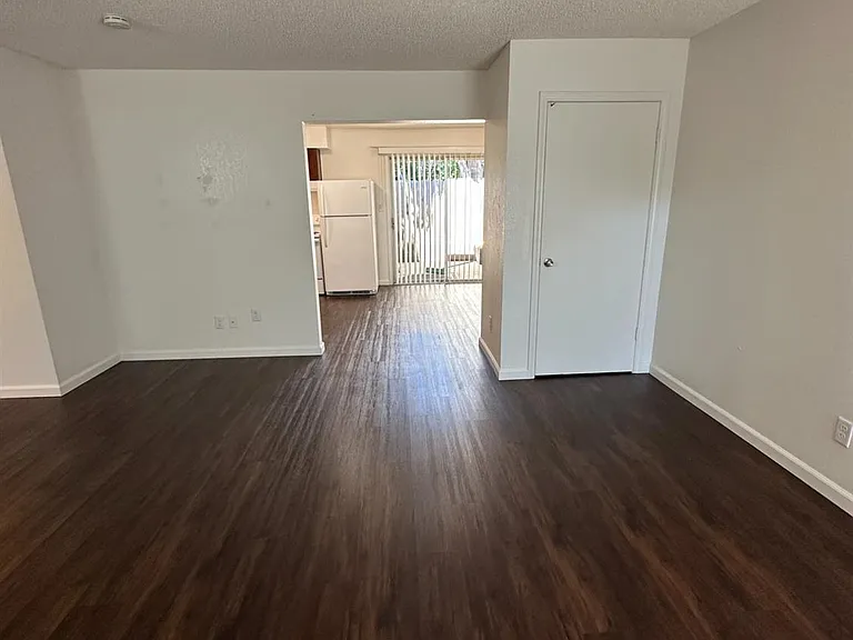 1409 W Fairmont Ave #C — Photo 2