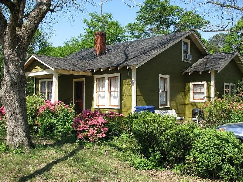 3 bed, 2027 sqft, $2,100 — Photo 3
