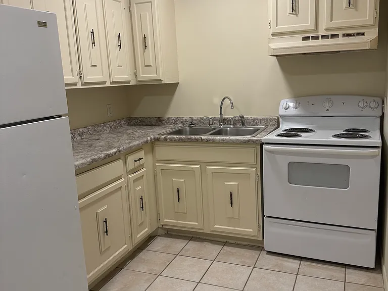 3633 Avenue A #7 — Photo 1