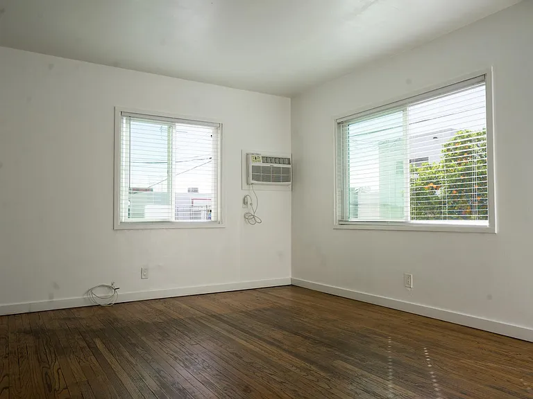 5614 Auckland Ave #5616 — Photo 1