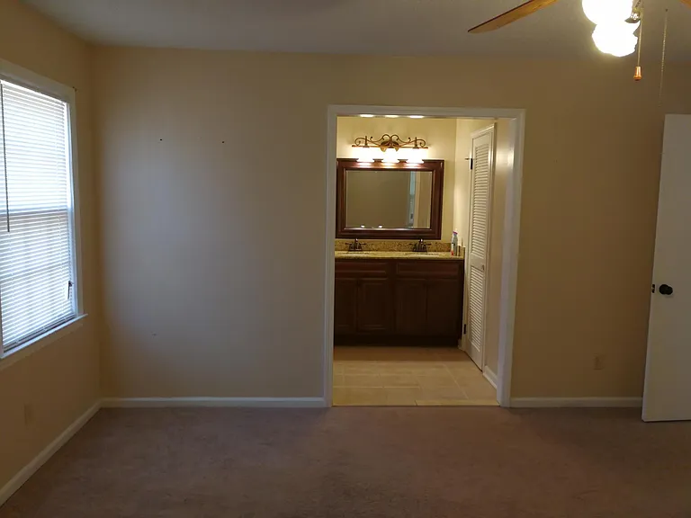 113 Clee Hill Ct — Photo 9