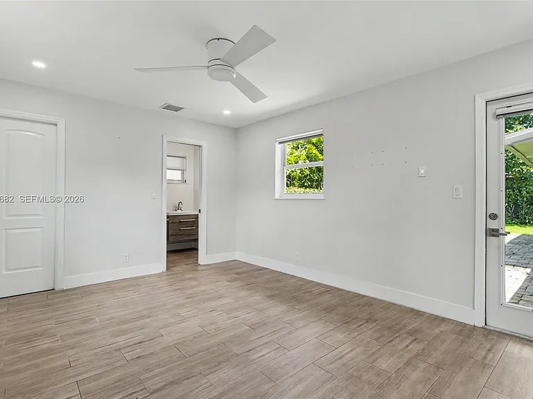 2317 SW 34th Ave — Photo 18
