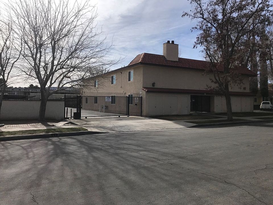 1st image of 550 E Avenue Q #140