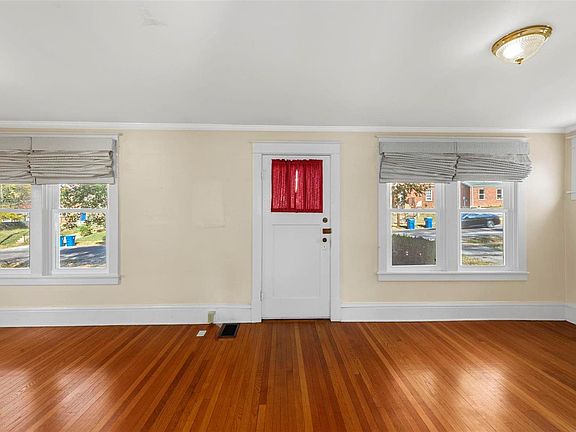 4th image of 8964 Forest Ave