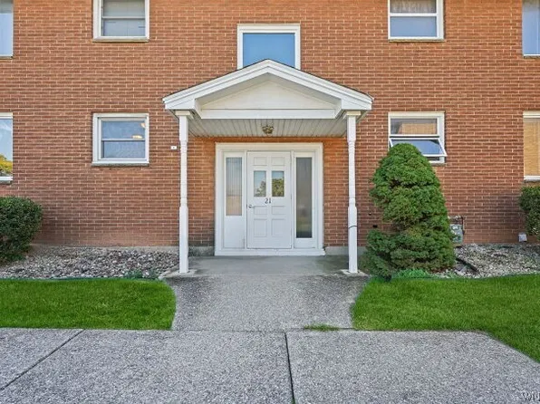 21 Joseph Dr, Tonawanda, NY 14150