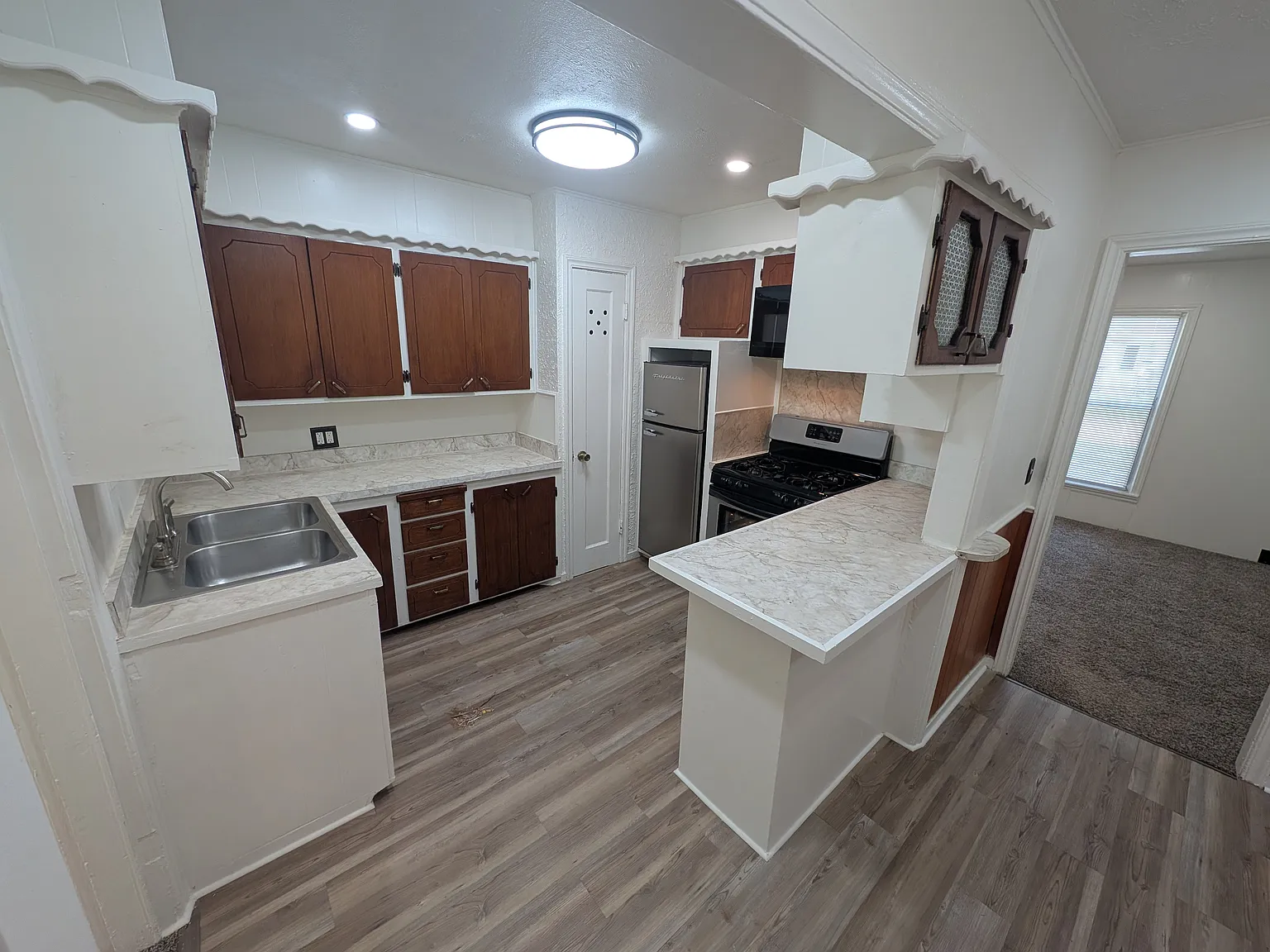 3 bed, 1101 sqft, $1,100 — Photo 4