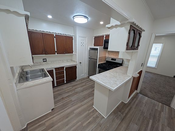 4th image of 313 E Jacobs Dr #1