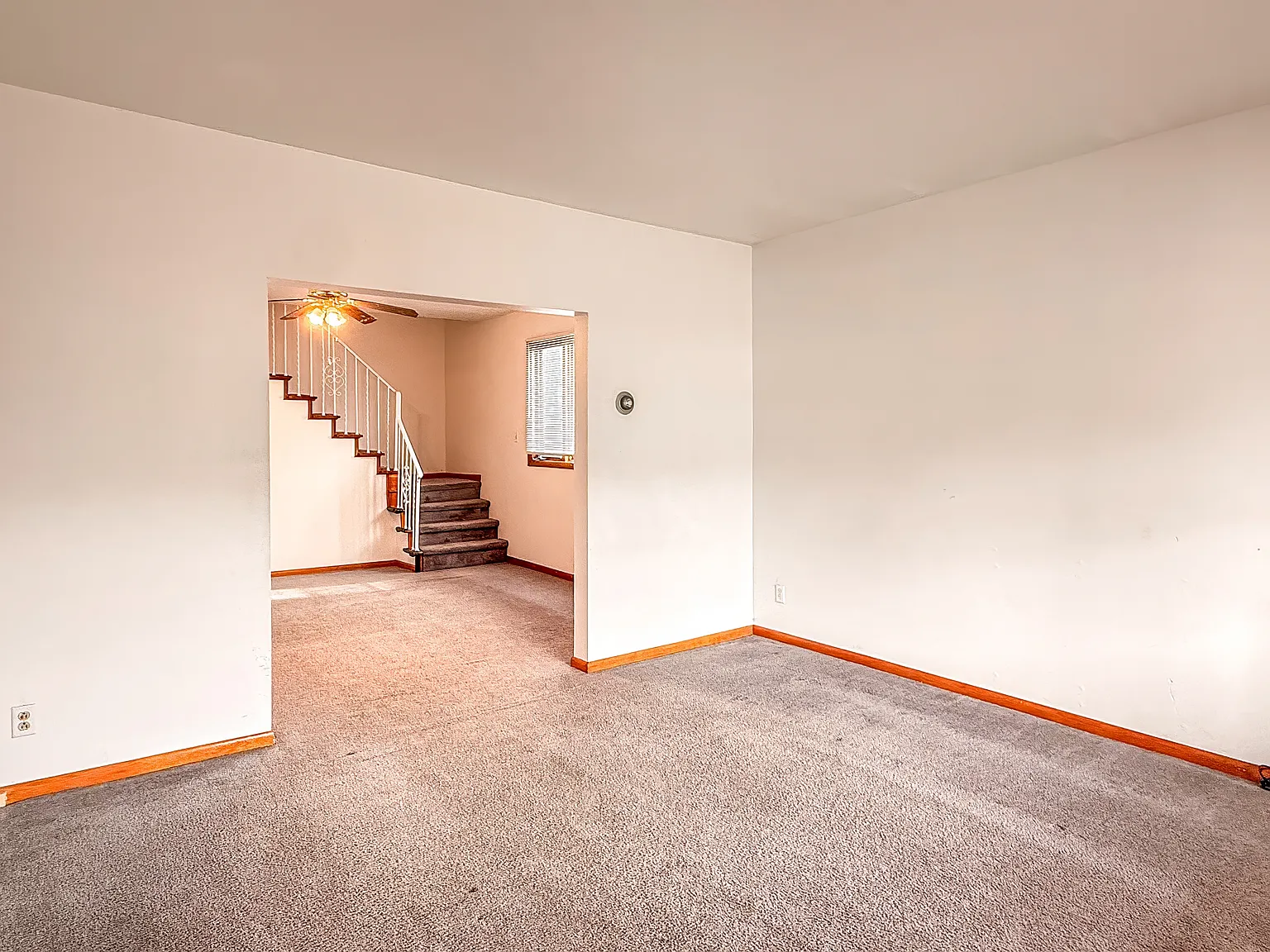 3 bed, 1.5 bath, 1150 sqft, $1,300 — Photo 3