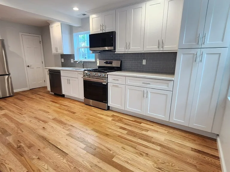 44 Rosewood Ave — Photo 19