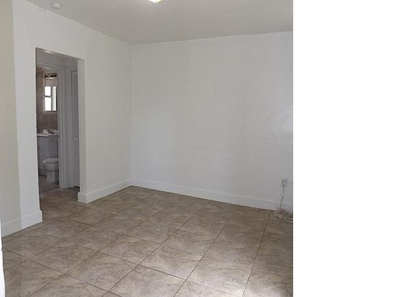 5th image of 225 NW 16th St APT 5