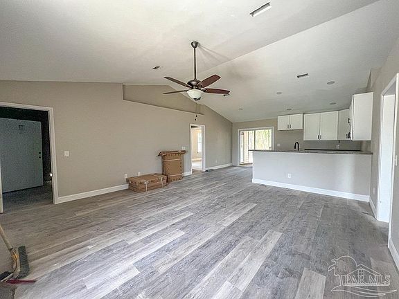 4th image of 438 Hilburn Ln