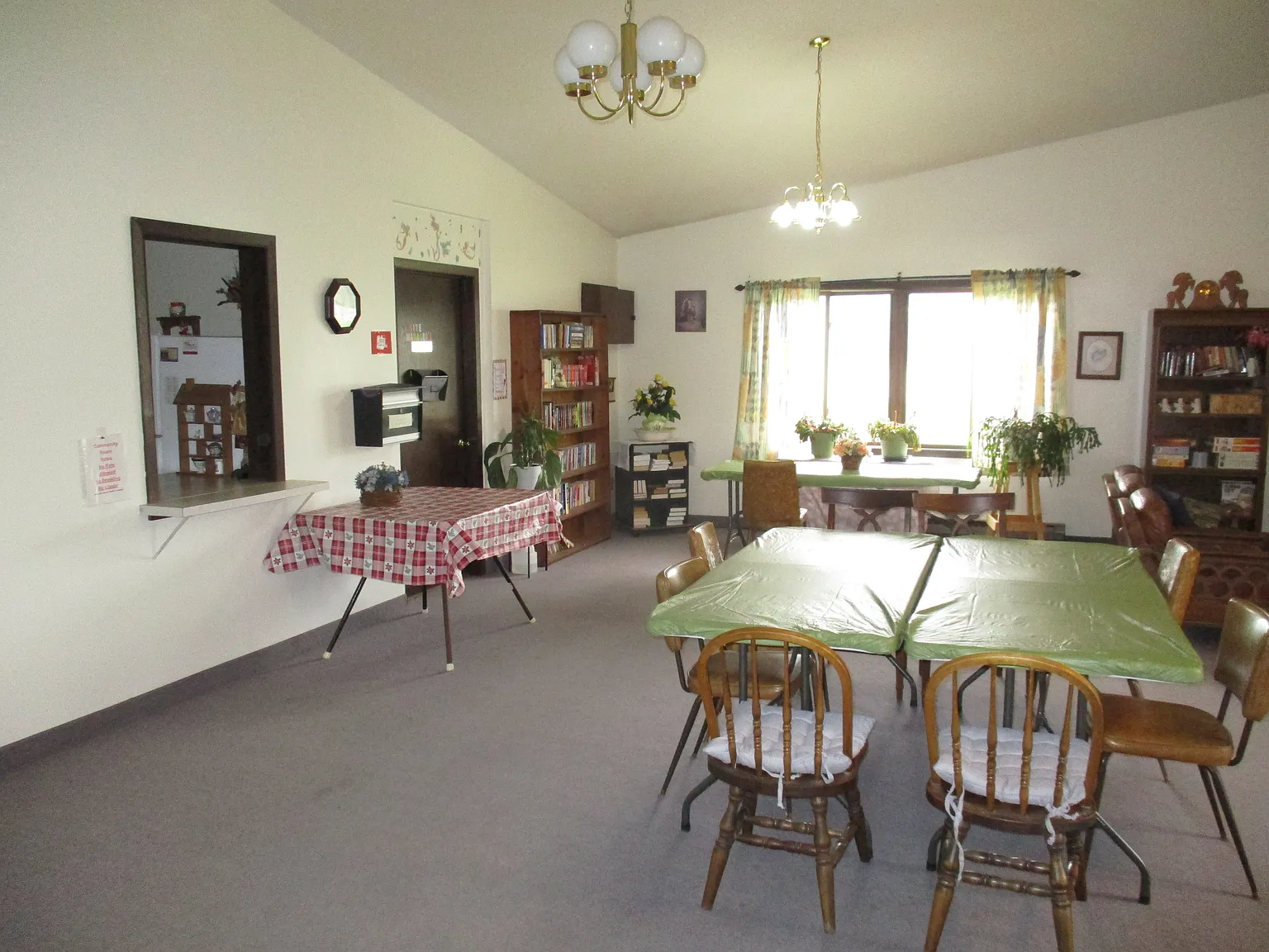 2 bed, 750 sqft, $734 — Photo 2