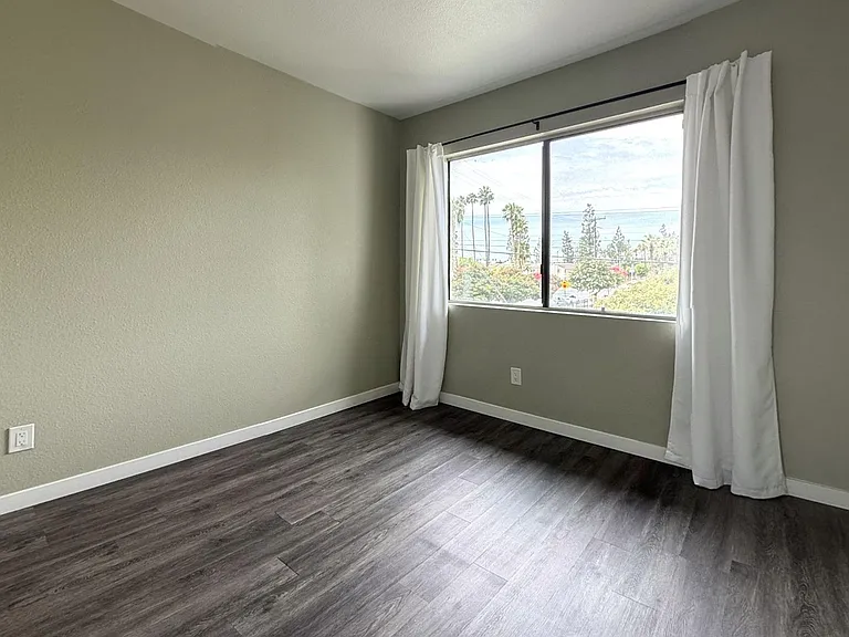 1013 W Linden St #11 — Photo 13