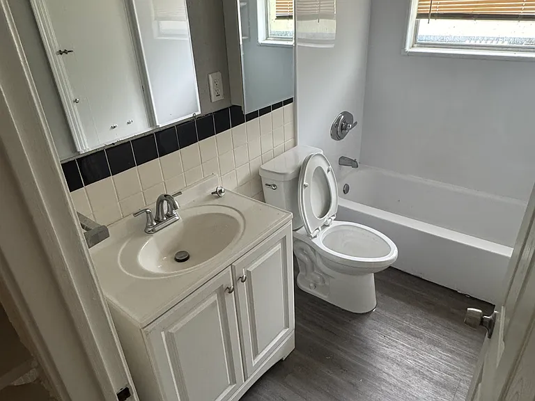 9706 Wendell Dr — Photo 5