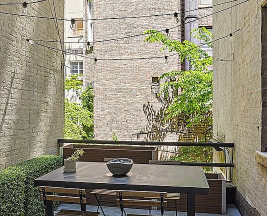 4th image of 37 W 71st St #Hse