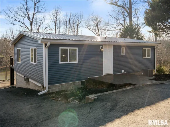 1515 Lake Shore Dr S, Goreville, IL 62939
