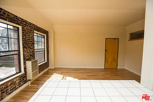 Floor plan 105