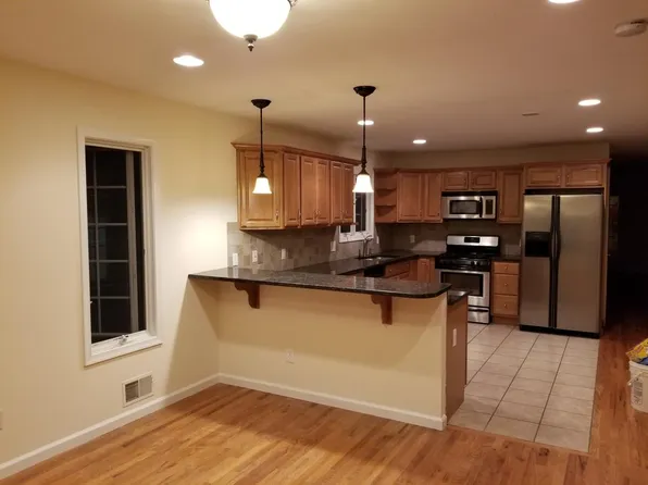 780 10th St, Secaucus, NJ 07094