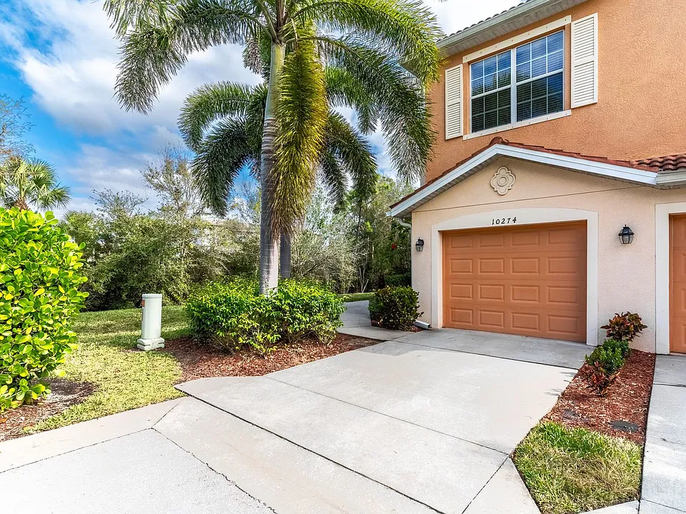 10274 Via Colomba Cir