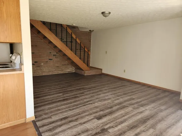 2490 Nassau Dr, Columbus, OH 43232