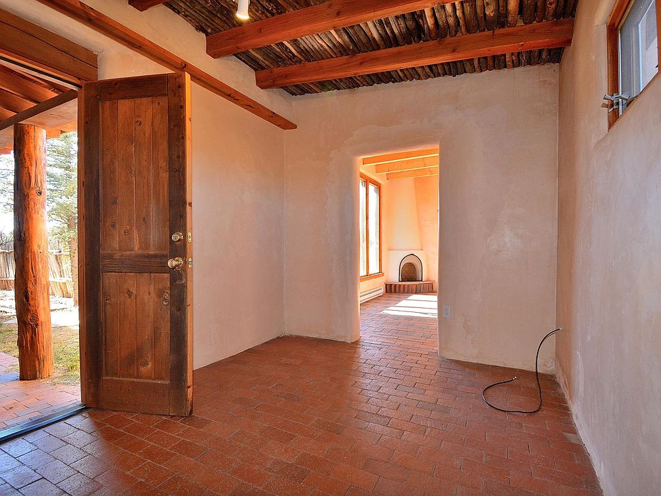 1st image of 725 Camino Los Abuelos