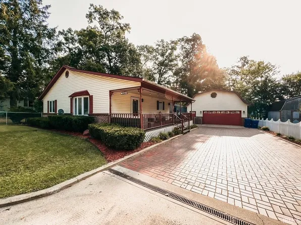 7676 N Topinabee Rd, Walkerton, IN 46574