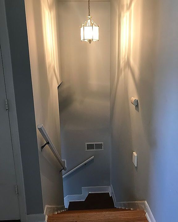 1st image of 3007 Royalton Dr