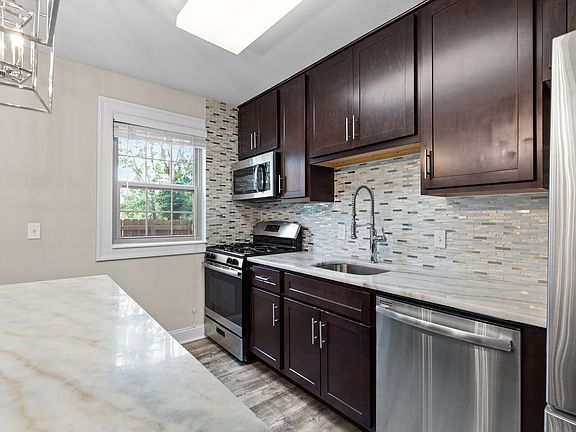 5th image of 550 S Clay Ave #9