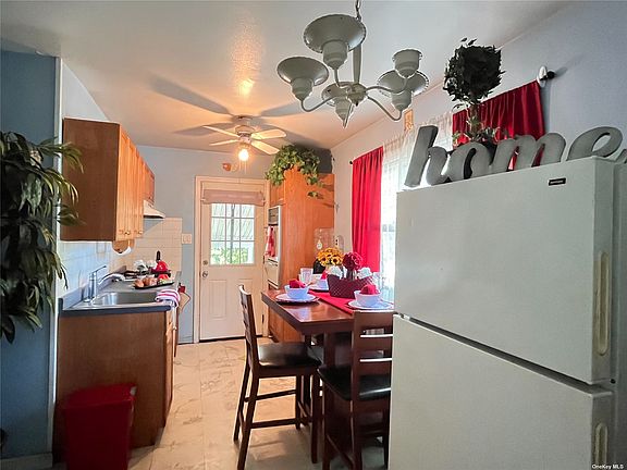 3rd image of 23 Wittman Ln