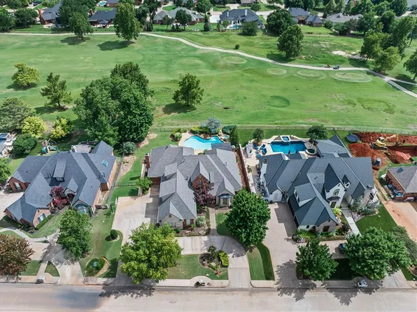 400 Heritage Blvd, Edmond, OK 73003