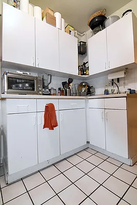 Rented by J Misrahi Realty Corp | media 21