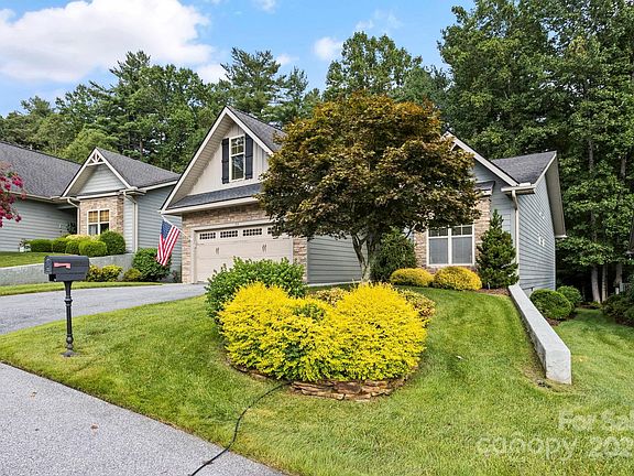 2nd image of 32 Walden Pond Dr