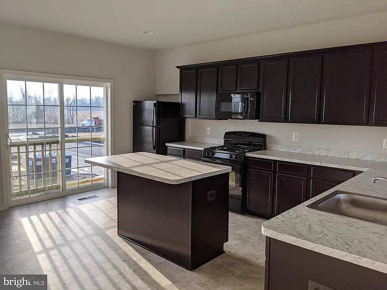 224 Parkland Dr — Photo 13