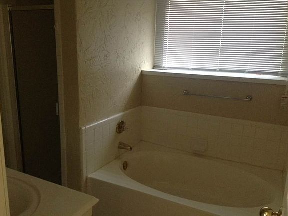 4th image of 6410 Valleybrooke Ct