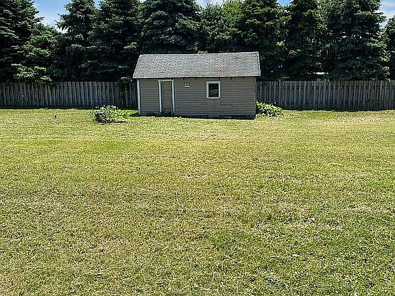 3rd image of 208 Brooks Ave