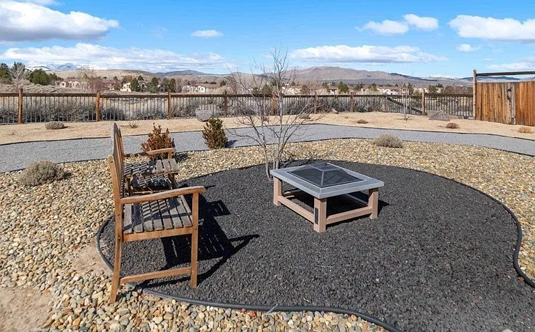 6141 Solstice Dr — Photo 35