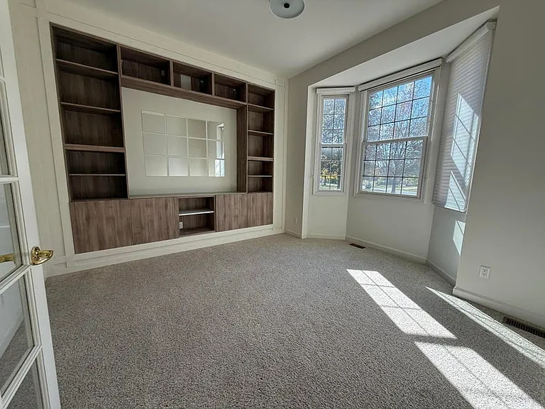 18145 Shoreline Ct — Photo 31