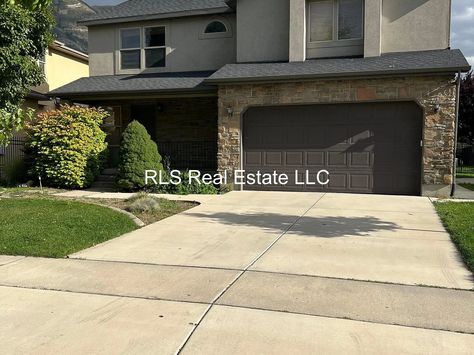 5 bed, 3.5 bath, 2590 sqft, $2,545 — Photo 1
