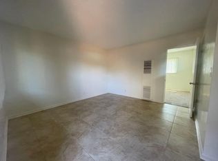 1107 W Highland St #5, Santa Ana, CA 92703
