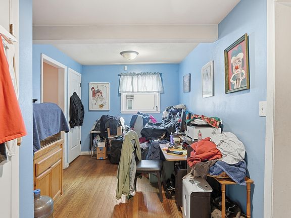 5th image of 1002 Beech St