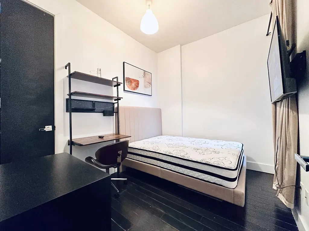 Bedroom - 1066 Putnam Ave #2R-142