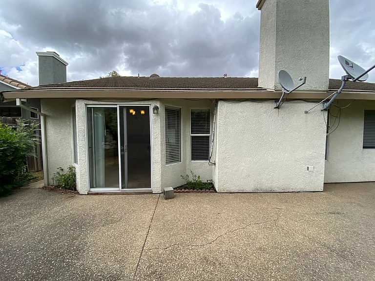 1509 Lathwell Way — Photo 16