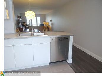 4th image of 4301 Martinique Cir APT A3
