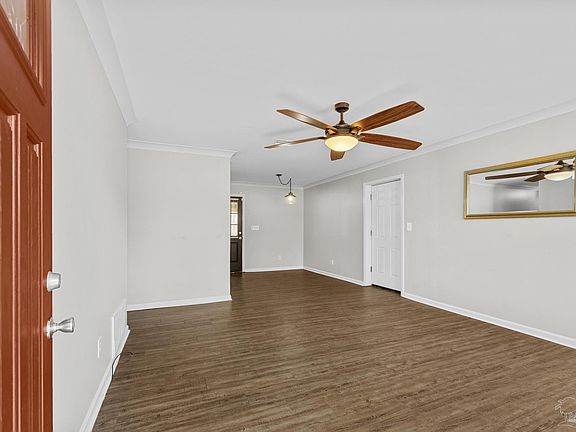3rd image of 3844 Stefani Rd