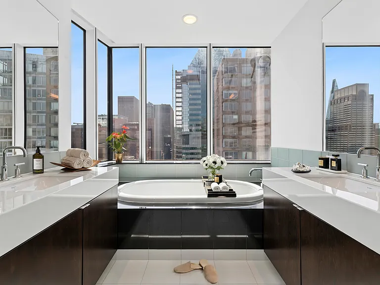 306 W 48th St #Penthouse 43 — Photo 11