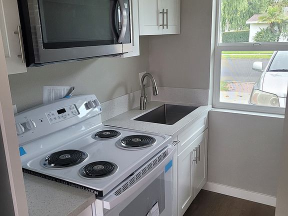 5th image of 1328 Stevely Ave #A