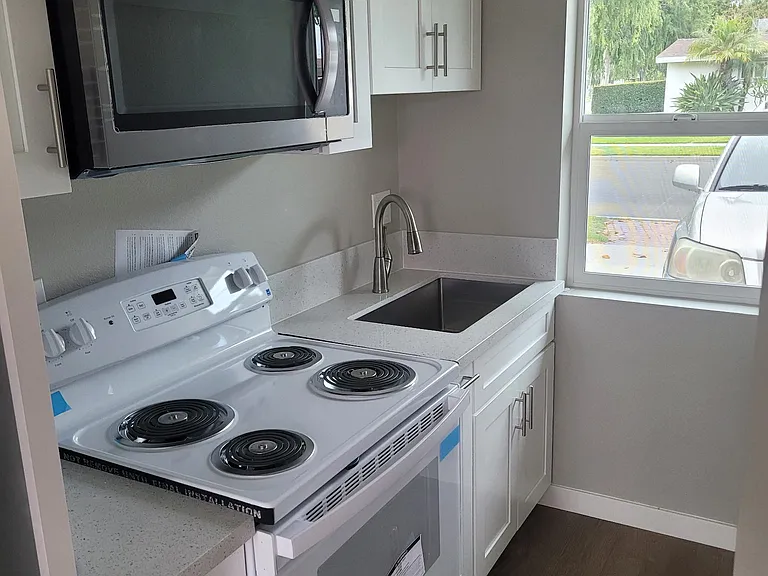 1328 Stevely Ave #A — Photo 5