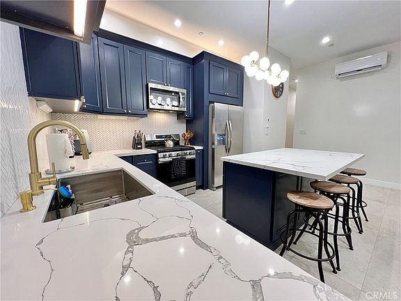 5th image of 23447 Balmoral Ln #F