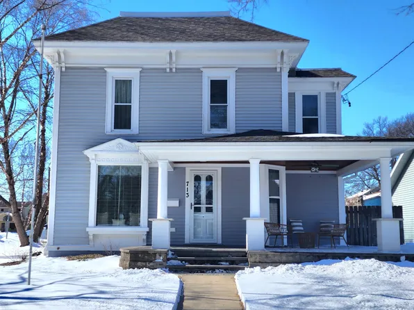 713 S 3rd St, Clear Lake, IA 50428