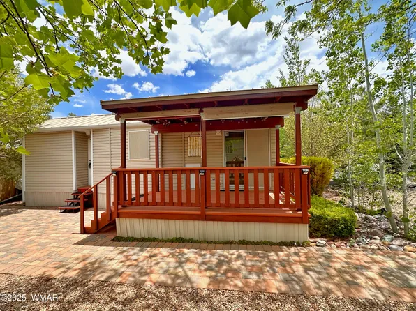 2236 Rodeo Rd, Overgaard, AZ 85933